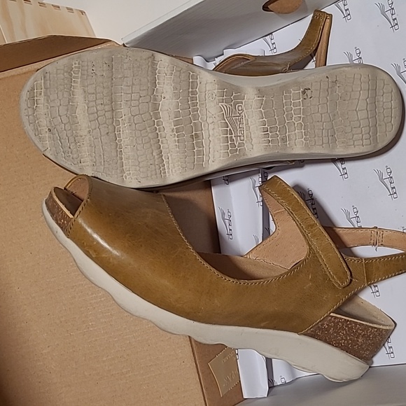 Dansko sz 38 sandals - Picture 5 of 7